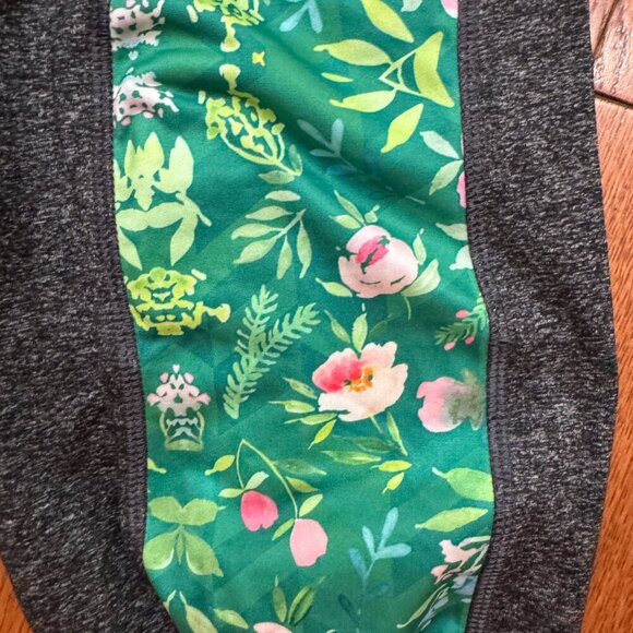NWT LuLaRoe Jade Legging - Athletic Workout Capri Length Size M - Picture 4 of 6